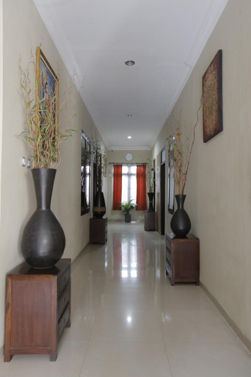 Hotel Atalie Malioboro By Natt'S Hospitality Yogyakarta Exterior photo